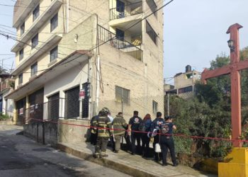 Desalojan edificio de Naucalpan que está a punto de colapsar