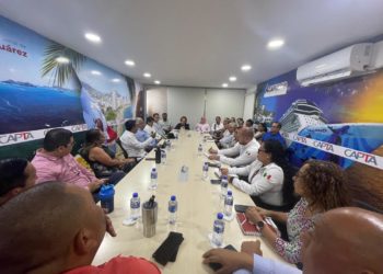 Por instrucciones de la alcaldesa Abelina López, el secretario de Turismo, Noé Peralta, reunió al sector turístico del puerto