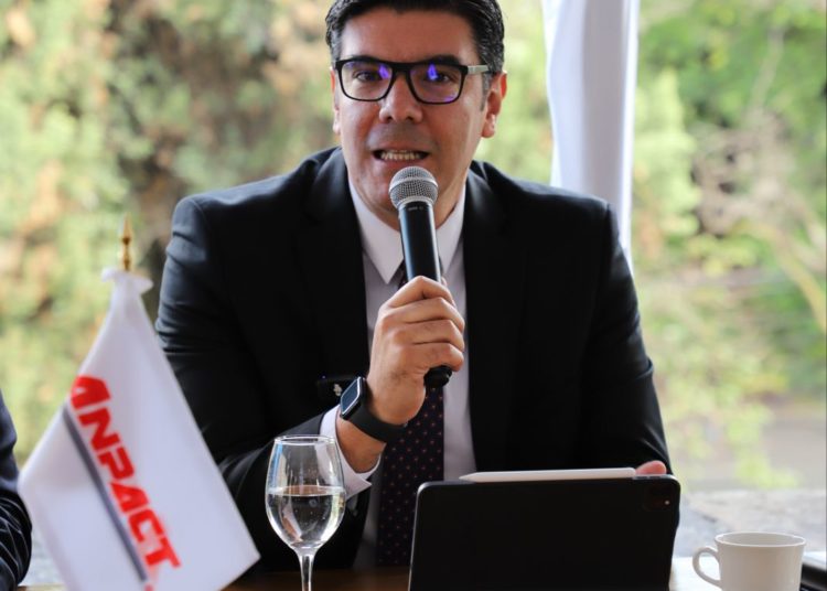 Ventas al por mayor de vehículos pesados experimentan crecimiento constante