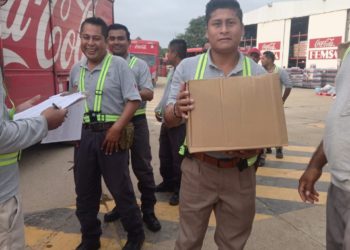 Coca-Cola FEMSA refuerza su apoyo en Guerrero y Oaxaca tras el paso del huracán John con suministro de agua potable y alimentos