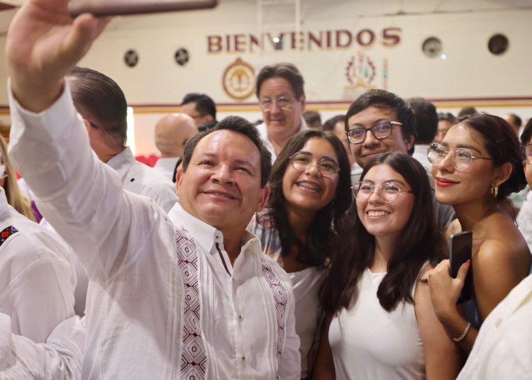 Anuncia Gobierno de Yucatán 20 mil becas a estudiantes de nivel superior