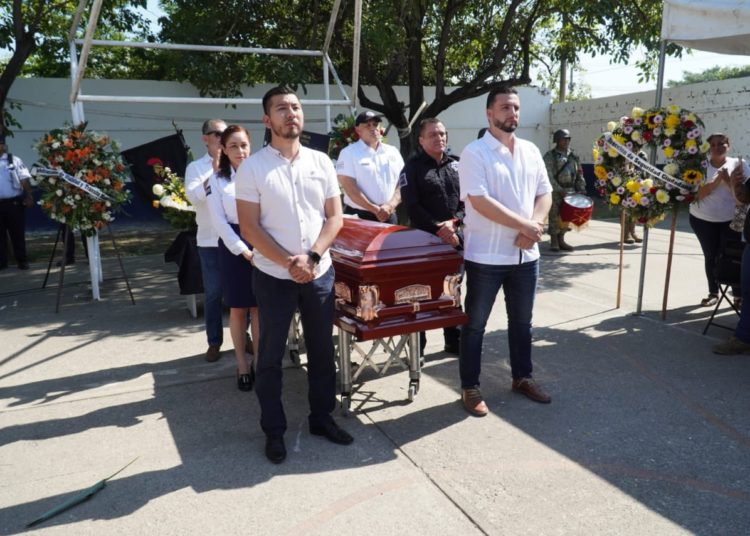 Policías de Puerto Vallarta no están desprotegidos, afirma alcalde Luis Munguía