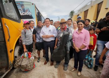 Supervisa gobernador de Yucatán evacuación de habitantes de costas de Celestún y Sisal a refugios