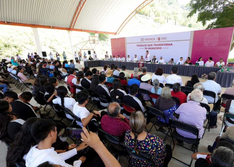 Combaten rezago histórico en el municipio oaxaqueño de San Juan Bautista Jayacatlán