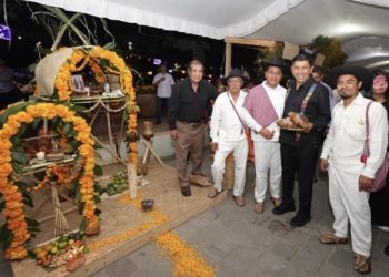 Presentan la cosmovisión de la muerte en 17 altares de los pueblos originarios de Oaxaca