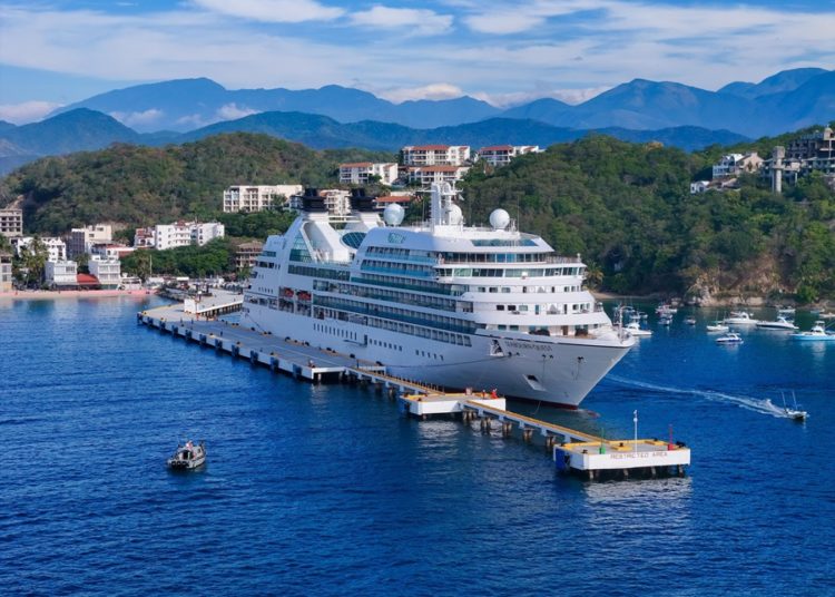 Derrama económica de cruceros en Huatulco llega a 49.6 millones en 2024
