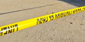 Abandonan tres cuerpos frente a un cementerio en Culiacán