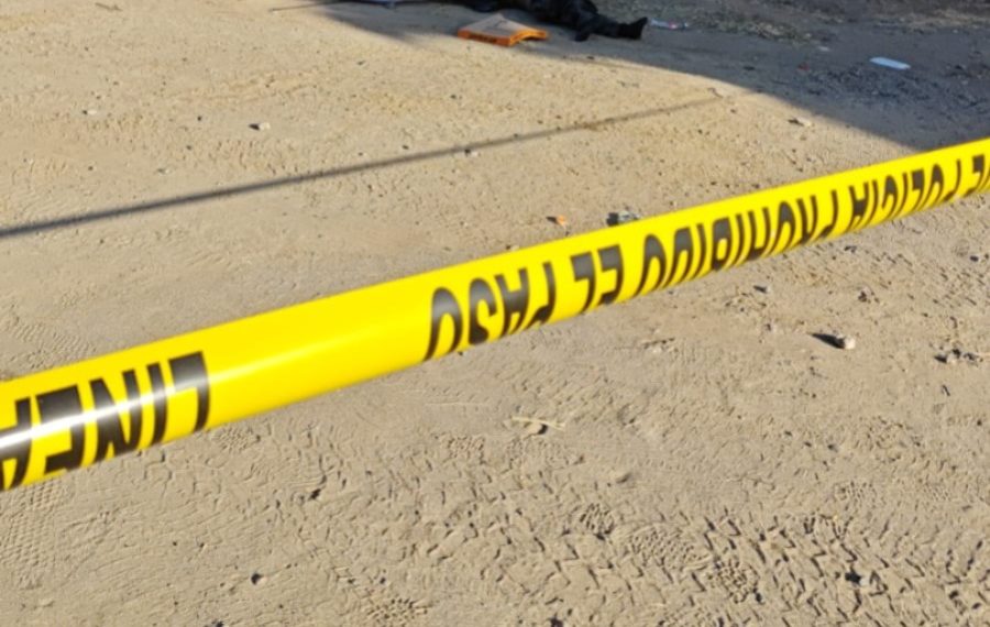 Abandonan tres cuerpos frente a un cementerio en Culiacán