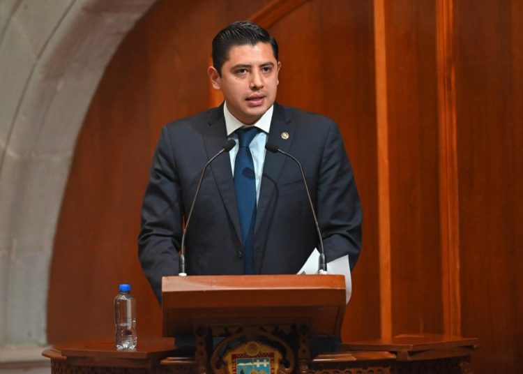 A rango constitucional programas sociales: diputado Carlos Zurita
