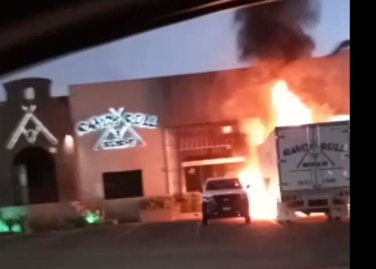 Incendian restaurante en Culiacán vinculado al influencer Markitos Toys
