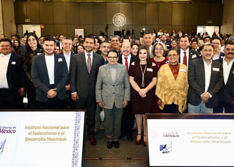 Alcaldes de todo el país se reúnen en SEGOB para discutir el programa 100 puntos de la Presidenta Sheinbaum