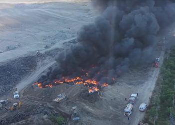 Incendio en tiradero de llantas agrava calidad del aire en la Zona Metropolitana de Monterrey