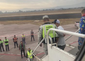 FGR investiga a sujeto que intentó desviar un avión hacia EU