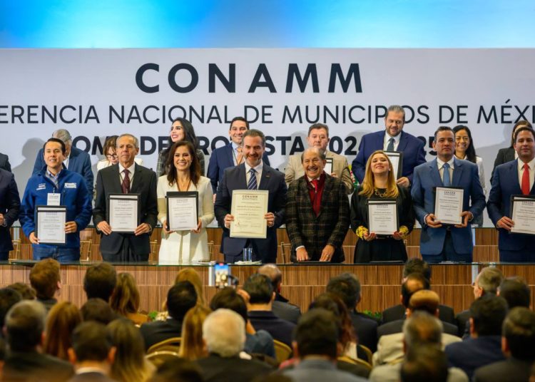 Adrián de la Garza es nombrado presidente de la Confederación Nacional de Municipios de México