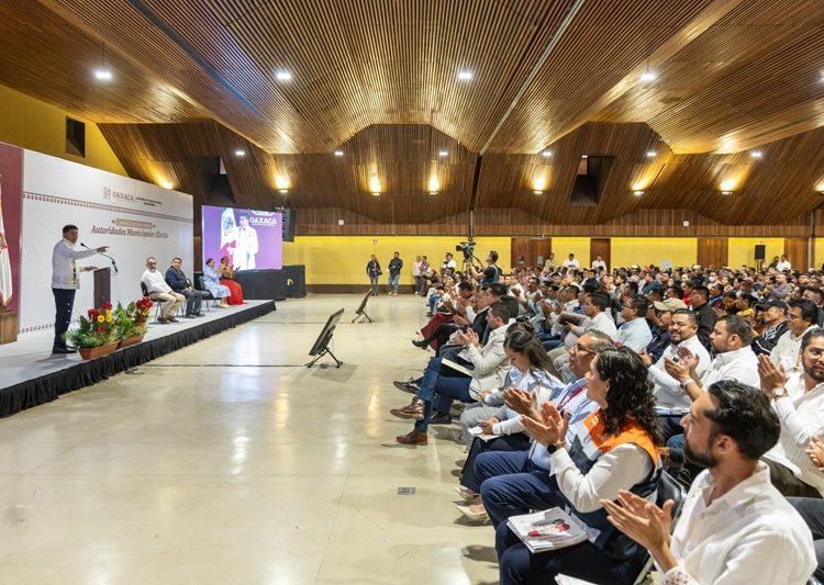 Reitera Gobierno de Oaxaca compromiso de  trabajo con autoridades municipales electas