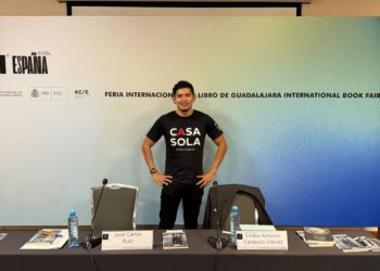 Emilio Antonio Calderón conquista la FIL Guadalajara con su obra debut “Casa Sola”