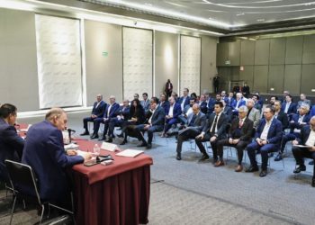 Gobernación dialoga con la industria de casinos sobre su modernización
