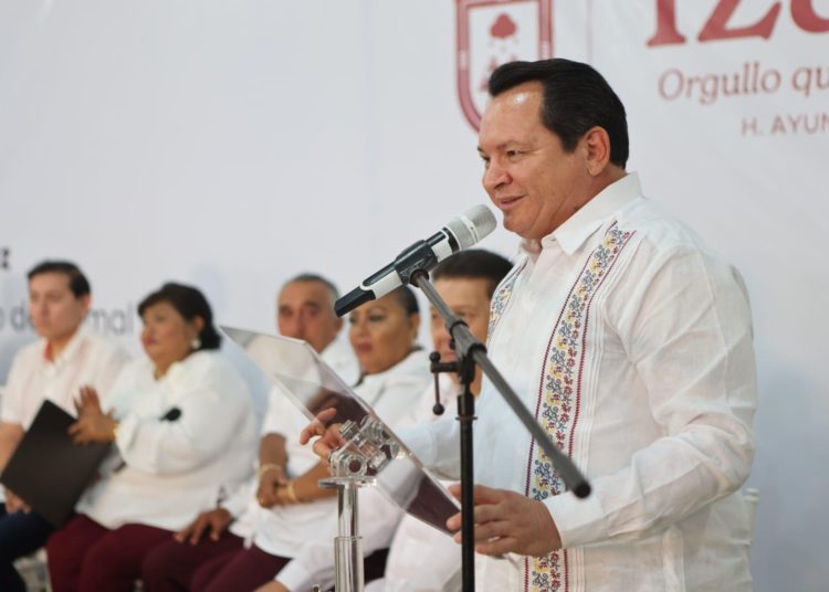 Llama el Gobernador Joaquín Díaz Mena a convertir a Izamal en un referente turístico