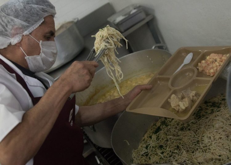 Cenarán en penales mexiquenses pavo a los tres chiles, con motivo de Navidad