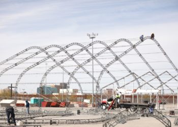 Trabaja Ciudad Juárez en levantar campamento para atender a migrantes que deporte EU