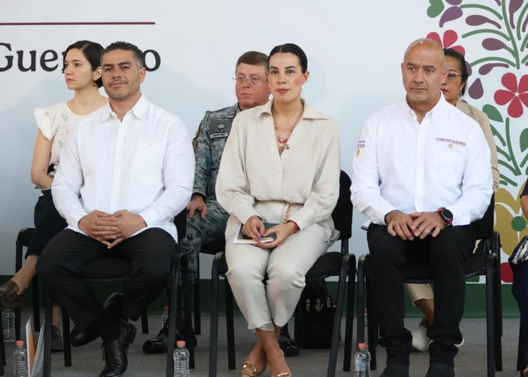 Gobierno invertirá mil 800 millones de pesos para reconstruir carreteras y puentes afectados en Guerrero