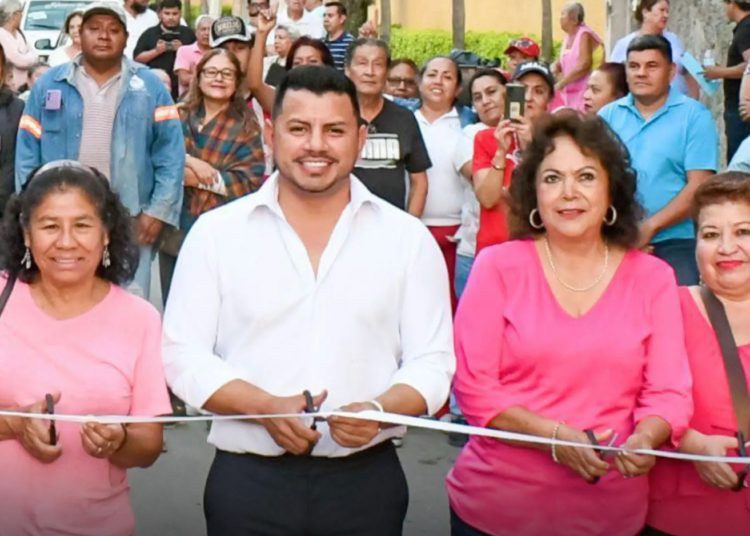 Entrega ‘Chalo’ primera etapa de obras de pavimentación