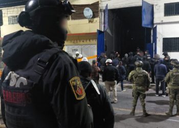 Aseguran más de 15 mil litros de hidrocarburo en cateo en Gustavo A. Madero