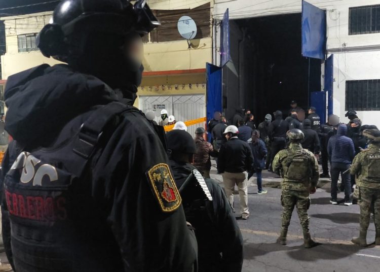 Aseguran más de 15 mil litros de hidrocarburo en cateo en Gustavo A. Madero