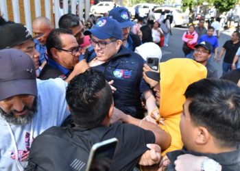 Denuncia alcalde de Benito Juárez lesiones y robo en su contra tras operativo contra comercio ambulante