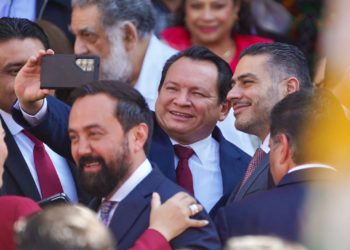 Asiste el Gobernador Joaquín Díaz Mena a la conmemoración del CVIII aniversario de la Promulgación de la Constitución en Querétaro