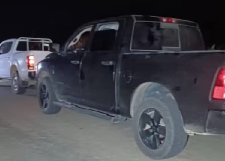 Atacan a balazos camioneta de comitiva del gobernador de Oaxaca; no se reportan heridos