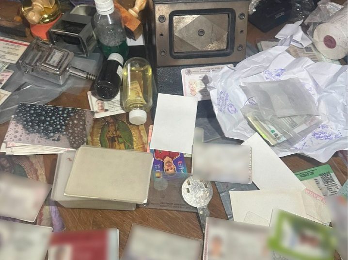 Desmantelan red de falsificación de documentos en el Centro Histórico