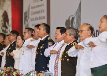 Preside el Gobernador Joaquín Díaz Mena el CX aniversario de la Fuerza Aérea Mexicana en Yucatán
