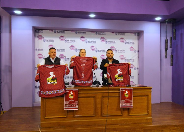 Presentan edición 22 del Ultra Maratón Caballo Blanco en municipio de Urique