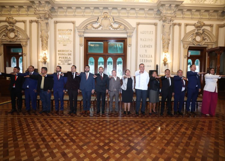 Rinden protesta presidentas y presidentes de juntas auxiliares del municipio de Puebla