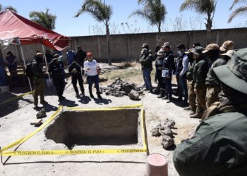 Madres buscadoras ingresan al rancho Izaguirre tras “romper” cerco policiaco