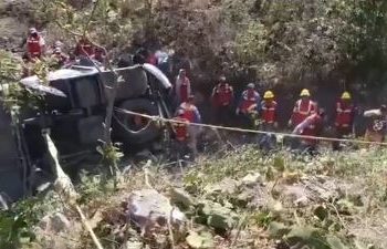 Murieron 11 al volcar autobús en Oaxaca; volvían de mitin de Sheinbaum