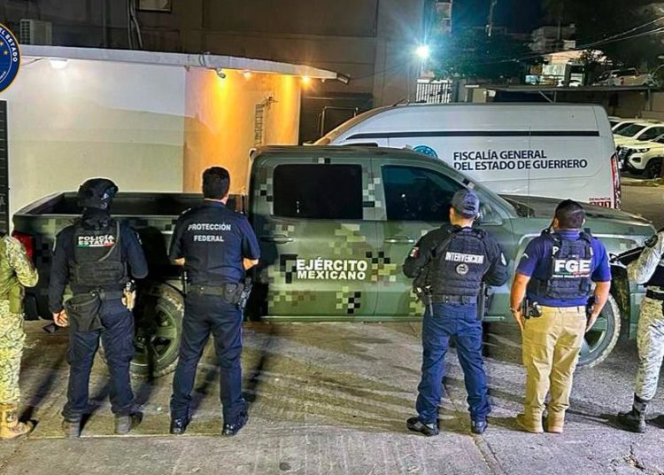 FGE de Guerrero recupera y asegura un vehículo clonado con leyenda del Ejército Mexicano en Acapulco