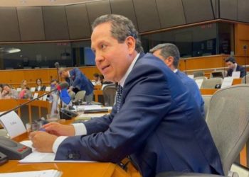 Eruviel Ávila respalda a Sheinbaum ante amenaza arancelaria de Trump