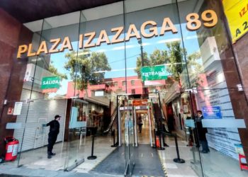 Locatarios de la megaplaza Izazaga agradecen recuperación de miles de empleos