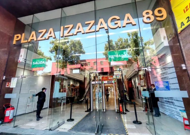 Locatarios de la megaplaza Izazaga agradecen recuperación de miles de empleos