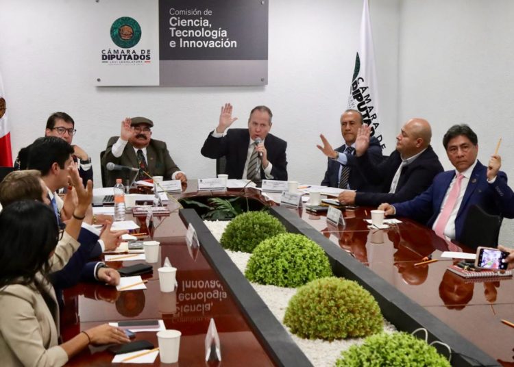 Eruviel Ávila destaca la pluralidad legislativa y se anuncia Congreso de Inteligencia Artificial en abril