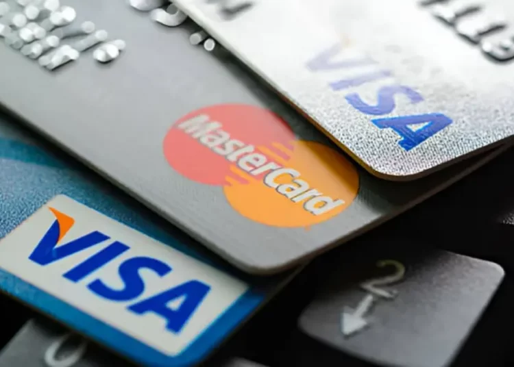 Ernesto Reséndiz te enseña cómo administrar una tarjeta de crédito sin caer en deudas