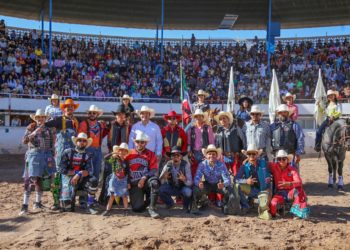 Encabeza Jesús Valenciano exitoso rodeo en el Festival del 92 Aniversario de Delicias