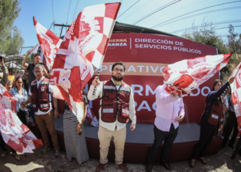 Gobierno municipal trabaja por un Naucalpan con vialidades limpias: Isaac Montoya