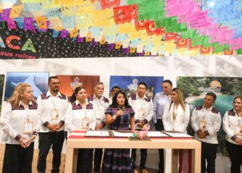 Promociona Oaxaca vuelos a Bahías de Huatulco y Puerto Escondido en el Tianguis Turístico 2025