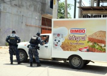 FGEGuerrero detiene en flagrancia a un hombre y recupera un vehículo de empresa panificadora en Acapulco