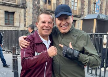 Eruviel Ávila se suma a la Clase Nacional de Box en el Zócalo