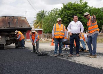 Llevan Plan Bienestar al sur de Mérida para pavimentar calles