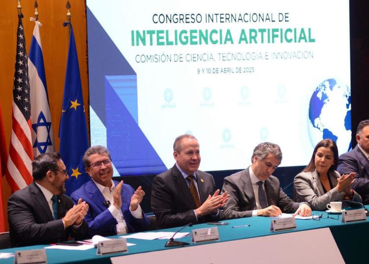 Eruviel Ávila inaugura Congreso de IA en la Cámara de Diputados con el IPN